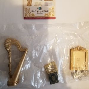 Rement minature Harp, Picture Frame, Books And Statue